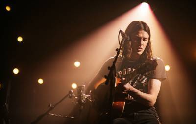 James Bay Live in London: new music aplenty, and a passionate call to “keep small venues alive” - www.nme.com - London