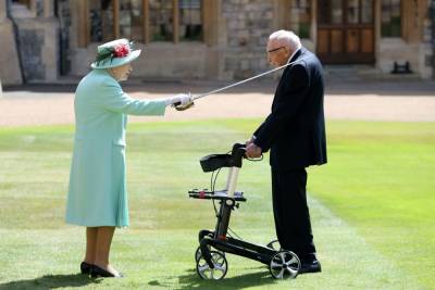 Captain Tom Moore Received Knighthood From Queen Elizabeth II For Raising Millions For Health Workers - etcanada.com