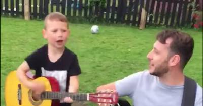 Watch as four-year-old Scots kid wows neighbours with Gerry Cinnamon hit - www.dailyrecord.co.uk - Scotland