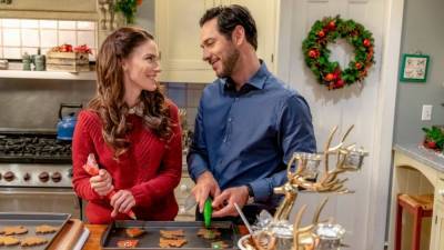 Hallmark Says Upcoming Projects Will Feature LGBTQ Storylines, Characters and Actors - www.etonline.com