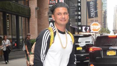 Pauly D Wipes Out After Tripping Over In Hilarious Video Snooki Can’t Stop Laughing - hollywoodlife.com - Las Vegas - Jersey