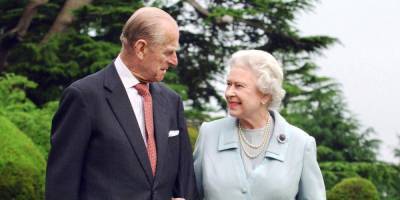 Queen Elizabeth and Prince Philip Form a "Balmoral Bubble" for the Summer - www.harpersbazaar.com - Scotland