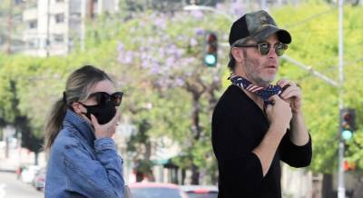 Chris Pine & Girlfriend Annabelle Wallis Head Out on Coffee Run in L.A. - www.justjared.com - Los Angeles