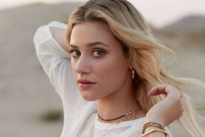Lili Reinhart Apologizes To Fans After Posting Topless Photo In Support Of Breonna Taylor - celebrityinsider.org