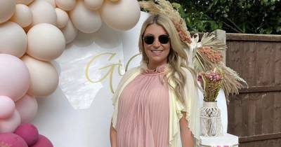 Pregnant Billi Mucklow looks stunning as she dresses up her bump in pink mini dress for sister's 30th - www.ok.co.uk