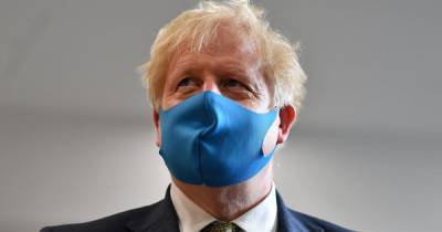 Senior medics blast new UK coronavirus face mask rules as 'illogical' - www.manchestereveningnews.co.uk - Britain