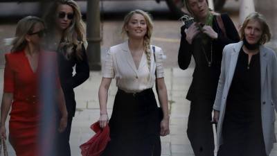 Amber Heard starts evidence in Johnny Depp libel trial - abcnews.go.com - Britain