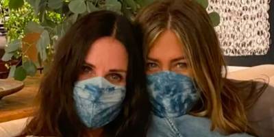Jennifer Aniston and Courteney Cox Made a Cute PSA Encouraging People to Wear Face Masks - www.marieclaire.com