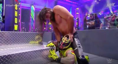 WWE’s Seth Rollins Pops Rey Mysterio’s Eyeball Out During ‘Horror Show’ Match - etcanada.com