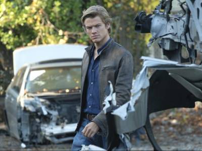 Fired showrunner made 'MacGyver' star Lucas Till suicidal on set - torontosun.com