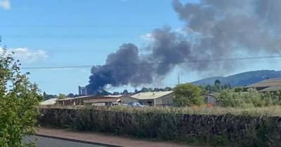 Major fire breaks out at Fife industrial estate as plume of black smoke seen by residents - www.dailyrecord.co.uk - Scotland