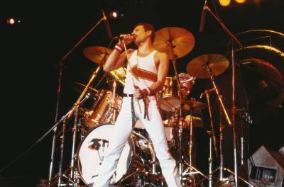 ‘Queen’s Greatest Hits’ Logs 55th Week at No. 1 on Catalog Albums & Just One Album Has Had a Longer Run - www.billboard.com