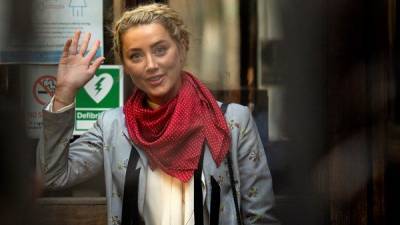Amber Heard claims she heard ‘rumour’ Johnny Depp ‘pushed Kate Moss down stairs’ - www.breakingnews.ie