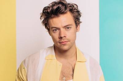 Harry Styles' Italy Look Includes a Mustache and Fans Are Flipping: See the Best Reactions - www.billboard.com - Italy
