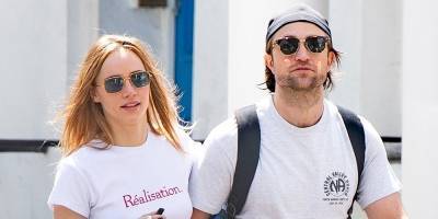 Robert Pattinson Walks Arm in Arm With Girlfriend Suki Waterhouse - www.justjared.com - London