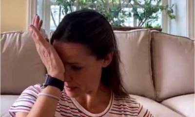 Jennifer Garner in tears as she discusses how her children are coping during lockdown - hellomagazine.com - county Roberts