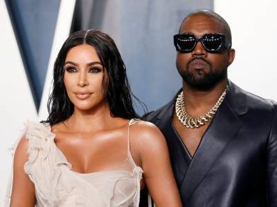 Kanye West tweets, says he's trying to divorce Kim Kardashian - canoe.com - South Carolina