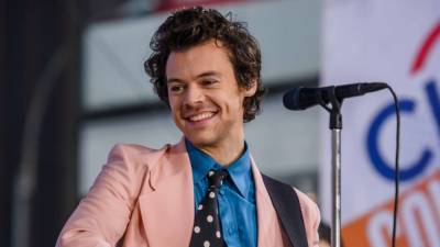 Harry Styles Debuts His Mustache -- and the Internet Has Some Thoughts - www.etonline.com - Italy