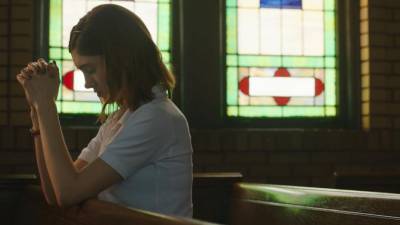 “Yes God Yes” Sees Natalia Dyer Discover Sexuality In A Surprisingly Chaste Manner - www.hollywoodnews.com
