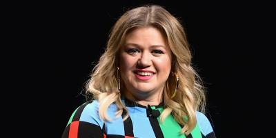 Kelly Clarkson Opens Up About Her 'Overwhelming' Year Amid Pandemic & Divorce - www.justjared.com