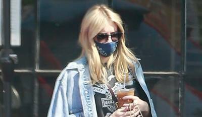 Emma Roberts Conceals Baby Bump on Coffee Run - www.justjared.com - Los Angeles - USA - county Story