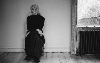 Watch Laura Marling’s stripped-back new video for ‘Fortune’ - www.nme.com
