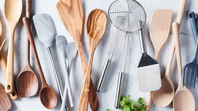 Sur La Table Sale: Up to 60% Off Cookware, Electronics, Kitchen Tools and More - www.etonline.com - Netherlands