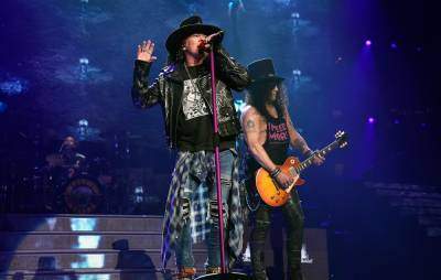 Guns N’ Roses Slash recalls first time he heard Axl Rose’s “bluesy, melodic” voice - www.nme.com