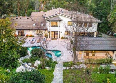PICS: Miley Cyrus splashes out on dreamy pad in LA’s Hidden Hills - evoke.ie