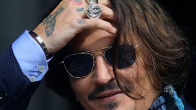 Depp's lawyers play video showing Heard 'attacked' sister - abcnews.go.com - Britain - county Heard
