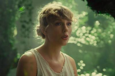 Watch Taylor Swift and Her Magical Piano Travel Through Realms in ‘Cardigan’ Music Video - thewrap.com