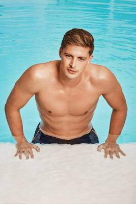 Love Island’s Dr Alex George ‘devastated’ following death of his younger brother - www.breakingnews.ie
