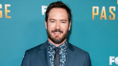 Mark-Paul Gosselaar Is Watching 'Saved by the Bell' for the First Time for His New Podcast - www.etonline.com