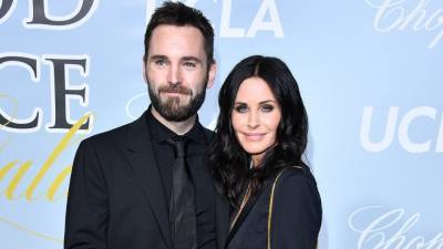 Courteney Cox Says She and Boyfriend Johnny McDaid Haven't Seen Each Other in 133 Days - www.etonline.com