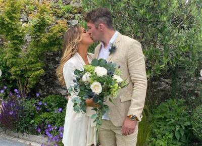 Rugby star Peter O’Mahony marries long time love in low-key ceremony - evoke.ie - Ireland