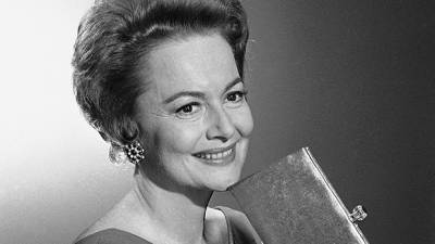 Olivia de Havilland, ‘Gone With The Wind’ Star Hollywood Icon, Dead At 104 - hollywoodlife.com - France