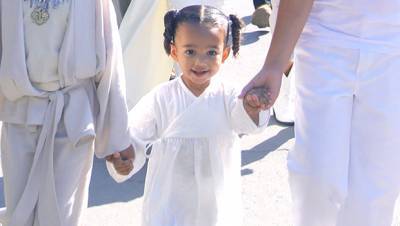 Chicago West, 2, Bonds With ‘Auntie Kourtney’ Amidst Dad Kanye’s Troubles — Cute Pic - hollywoodlife.com - Chicago