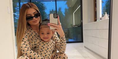 Kylie Jenner Bought Her 2-Year-Old Stormi a Reportedly $200K Pony. Twitter Is Unamused by It - www.elle.com - Netherlands