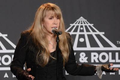 Stevie Nicks regrets never playing with late Peter Green - www.hollywood.com