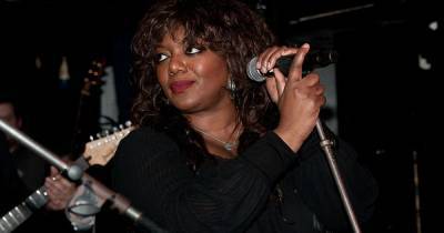 Tributes paid to Manchester singer Denise Johnson famed for collaborations with Primal Scream and Electronic - www.manchestereveningnews.co.uk - Britain - USA - Manchester
