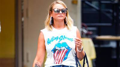 Miranda Lambert Rocks A Bikini Top Daisy Dukes To Celebrate No. 1 Song ‘Bluebird’ — Pic - hollywoodlife.com
