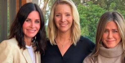 Courteney Cox, Lisa Kudrow, and Jennifer Aniston Reunited For a Voting PSA - www.marieclaire.com