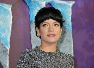Lily Allen shares before and after photos marking one year of sobriety - evoke.ie