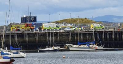 Teen boy rescued from water after falling into harbour near Edinburgh - www.dailyrecord.co.uk - Scotland