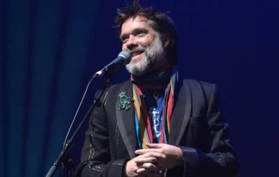 Watch Rufus Wainwright and choir of 1,500 people sing ‘Across The Universe’ - www.nme.com - county Lewis - Choir