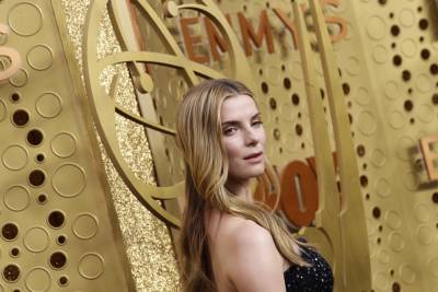 ‘GLOW’ Star Betty Gilpin Reacts To 3rd Emmy Nomination By Reminding That ‘The Cops Who Killed Breonna Taylor Still Have Not Been Arrested’ - etcanada.com - city Louisville