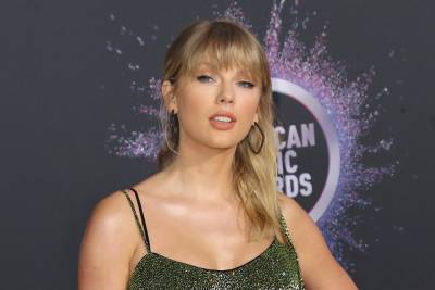 Taylor Swift smashes Spotify records with new album Folklore - www.hollywood.com