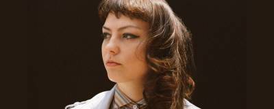 Angel Olsen to release early versions of All Mirrors songs - completemusicupdate.com