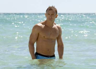 Move over Daniel Craig, Richard Bruton’s ‘beach bod’ has just gone viral - evoke.ie