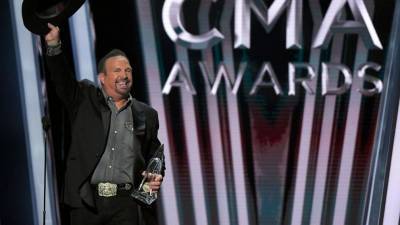 Garth Brooks doesn't want to win CMA entertainer award again - abcnews.go.com - Tennessee